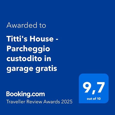 Titti'S House - Parcheggio Custodito In Garage Gratis Janov Exteriér fotografie